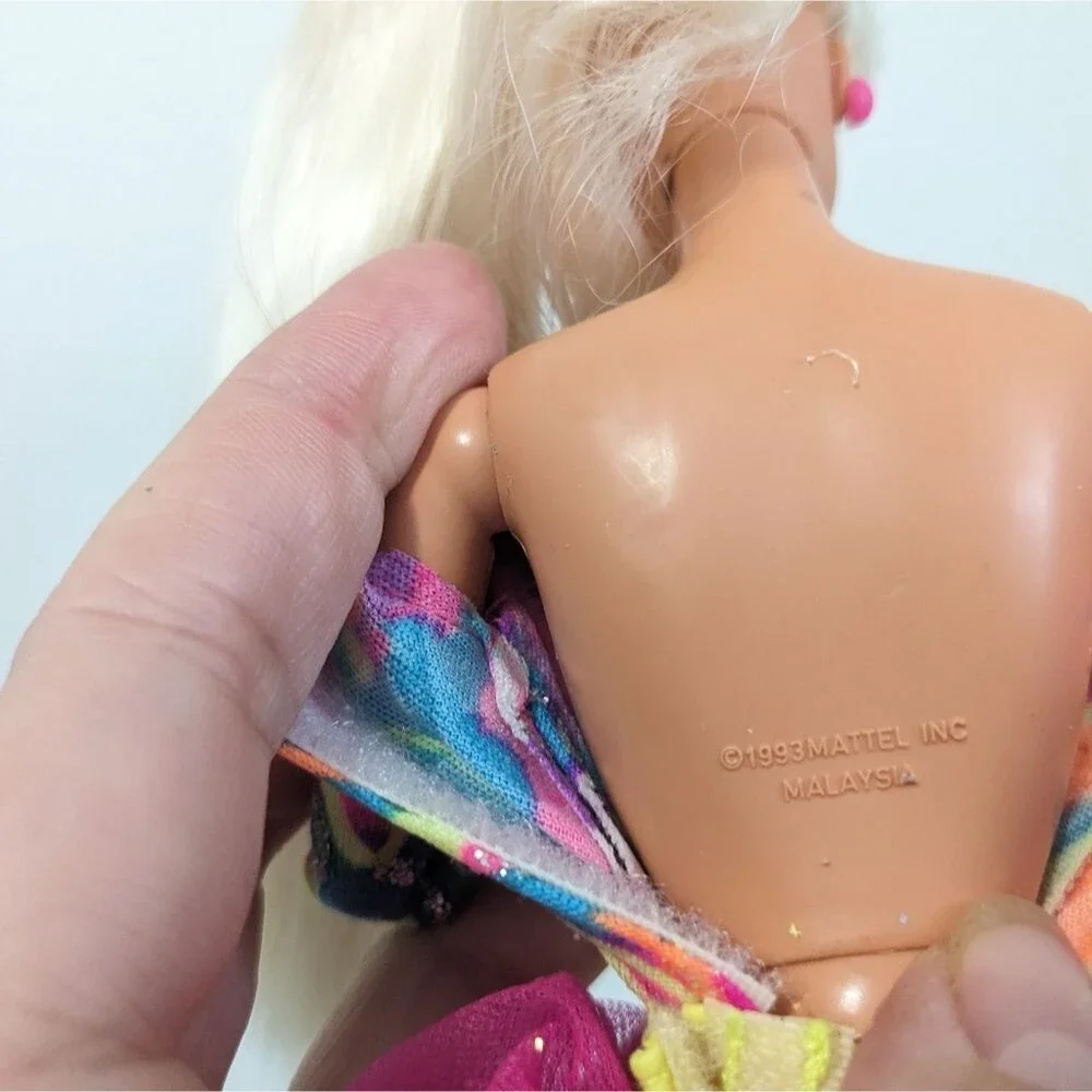 Hot Skatin Barbie Doll Articulated Jointed Blonde Hair Blue Eyes 1993 Mattel